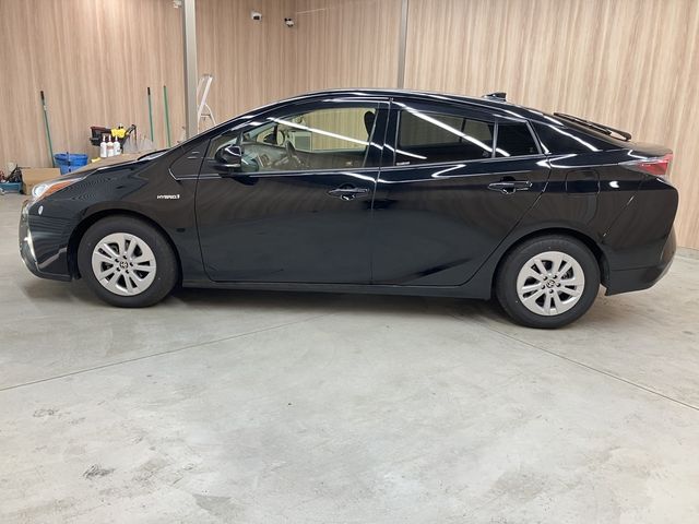 TOYOTA PRIUS 2018