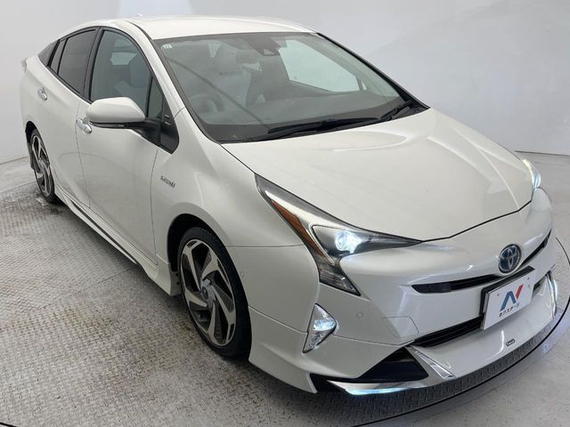 TOYOTA PRIUS 2017