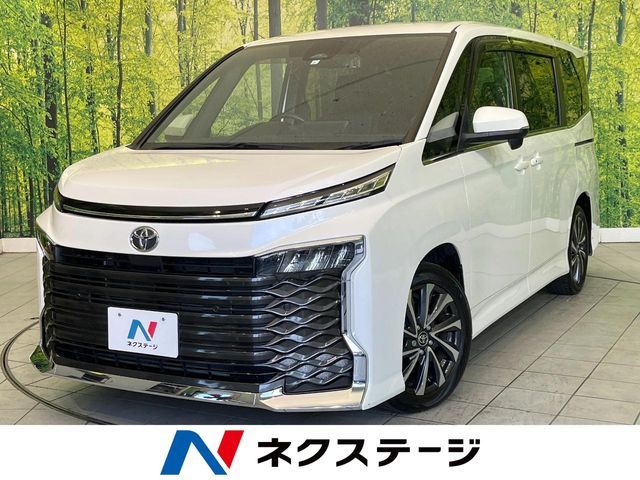 TOYOTA VOXY 2023
