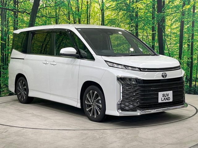 TOYOTA VOXY 2025