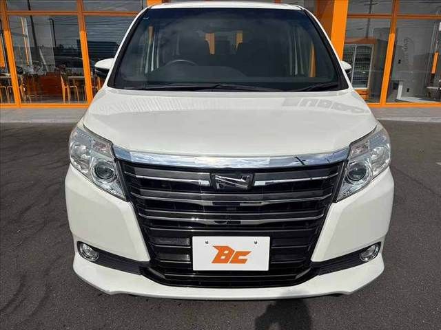 TOYOTA NOAH 2015