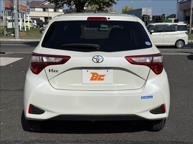 TOYOTA VITZ 2018