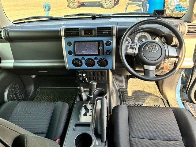 TOYOTA FJ CRUISER 4WD 2013