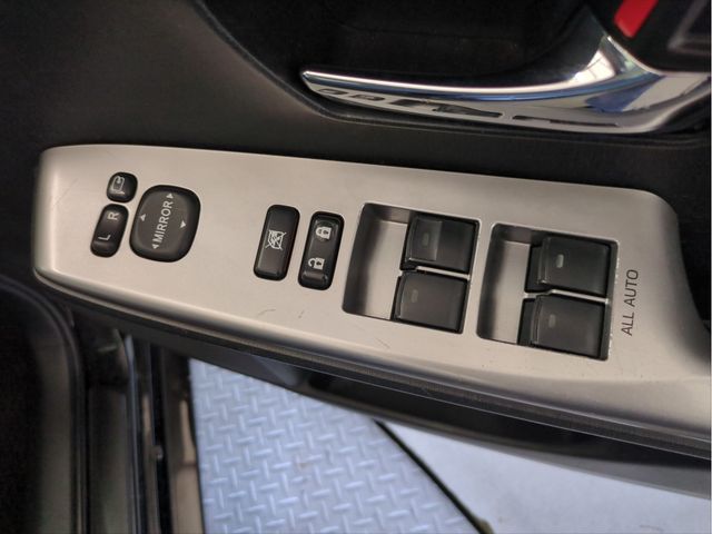 TOYOTA PRIUS Alpha 2016