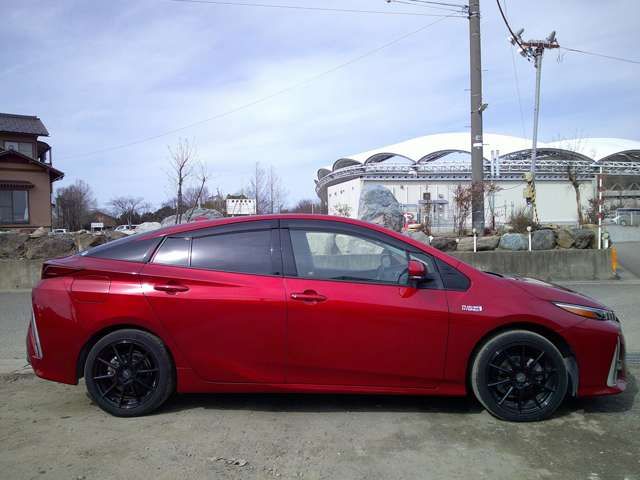 TOYOTA PRIUS PHV 2018