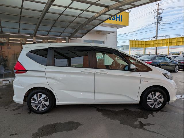 HONDA FREED plus HYBRID 4WD 2017