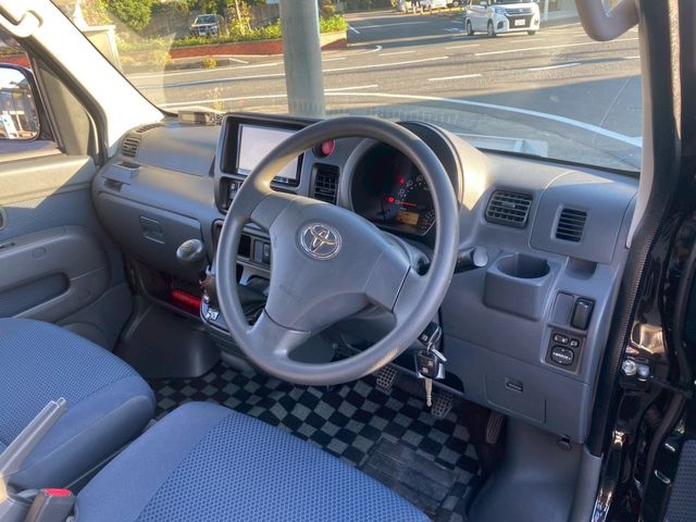 TOYOTA PIXIS van 2016