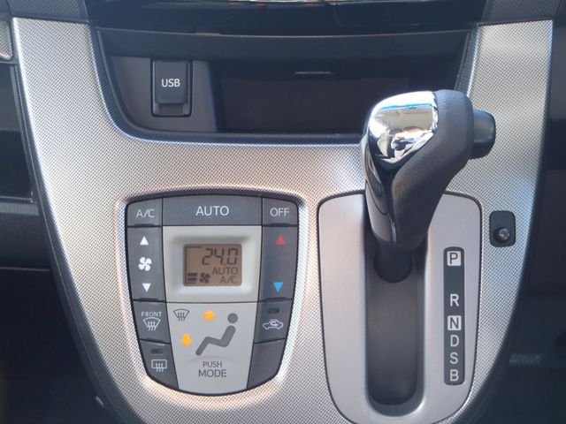 DAIHATSU MOVE CUSTOM 2014