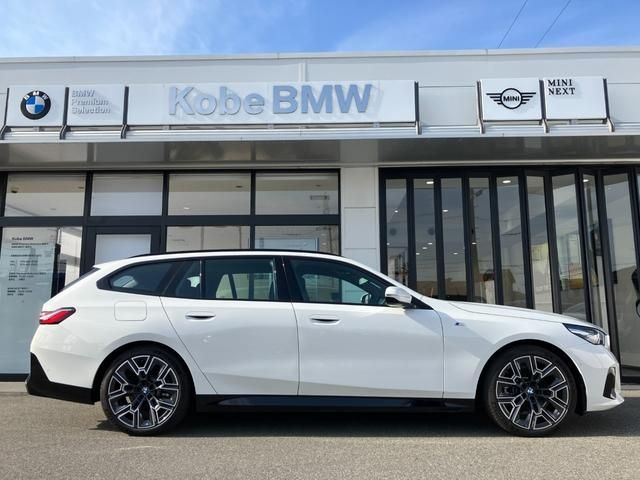BMW BMW 5series TOURING 2025