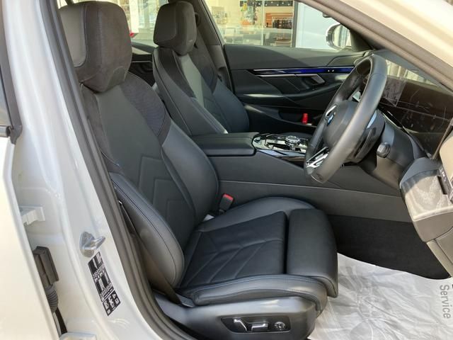 BMW BMW 5series TOURING 2025