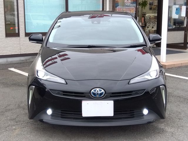 TOYOTA PRIUS 2021