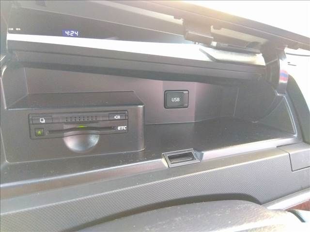 TOYOTA ESTIMA HYBRID 4WD 2014