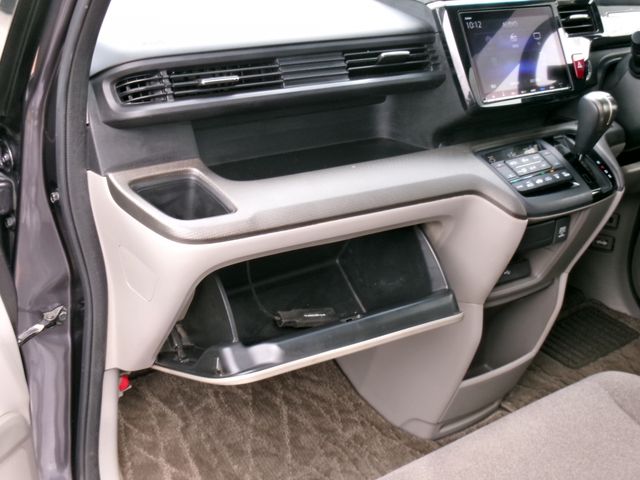 HONDA STEPWAGON 2019