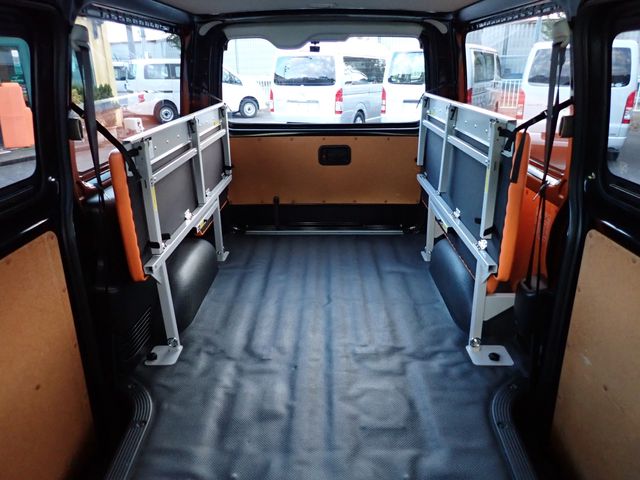 TOYOTA HIACE van 4WD 2021