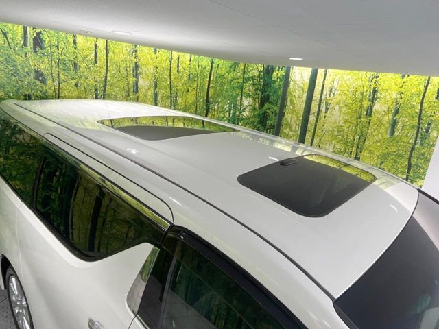 TOYOTA VELLFIRE 2015