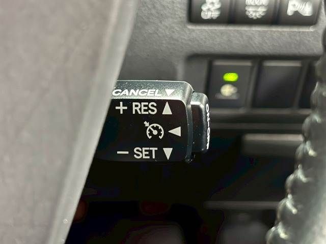 TOYOTA VELLFIRE 2013