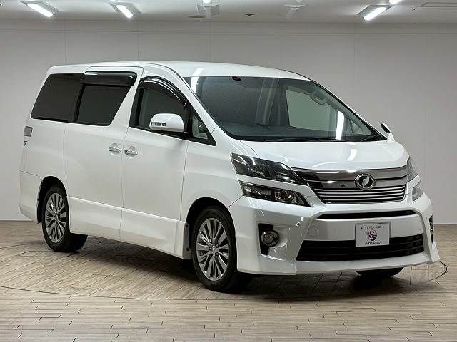 TOYOTA VELLFIRE 2013