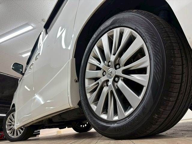 TOYOTA VELLFIRE 2013