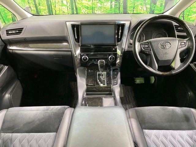 TOYOTA VELLFIRE 2017