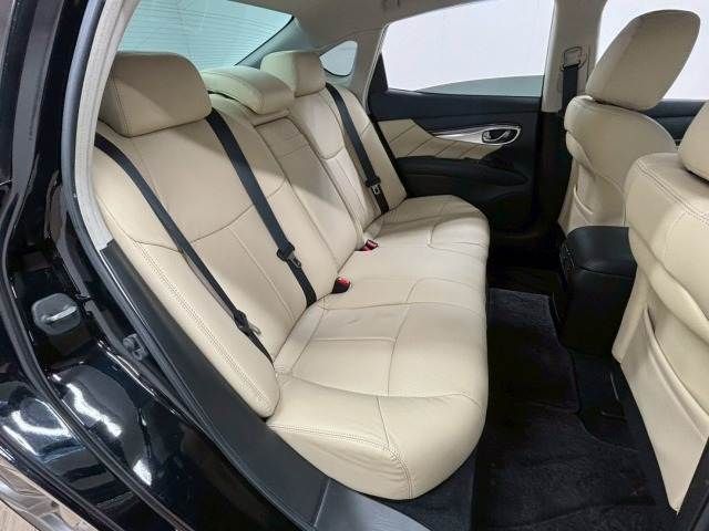 NISSAN FUGA HYBRID 2011