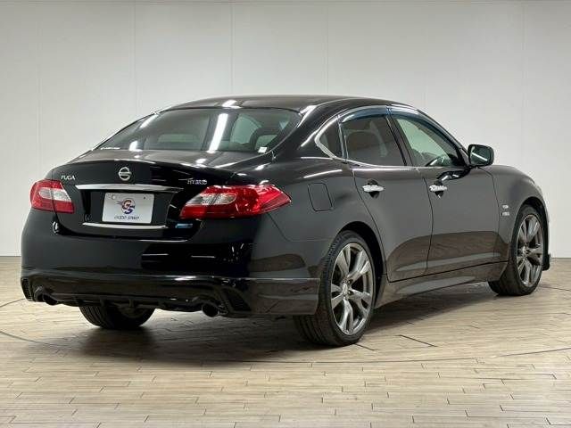 NISSAN FUGA HYBRID 2011