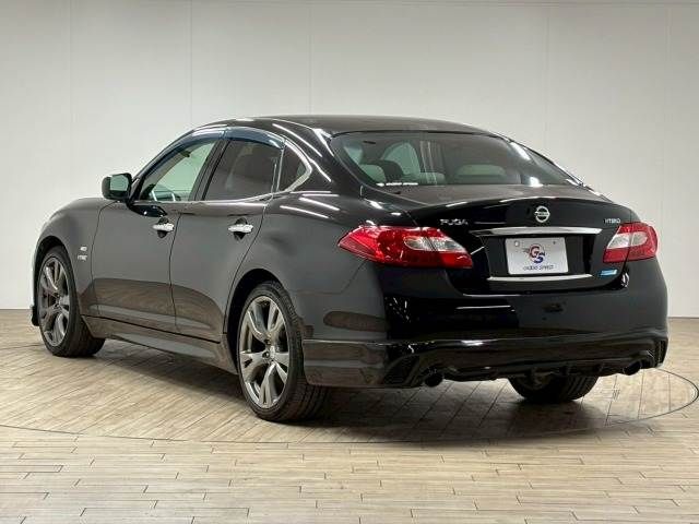 NISSAN FUGA HYBRID 2011