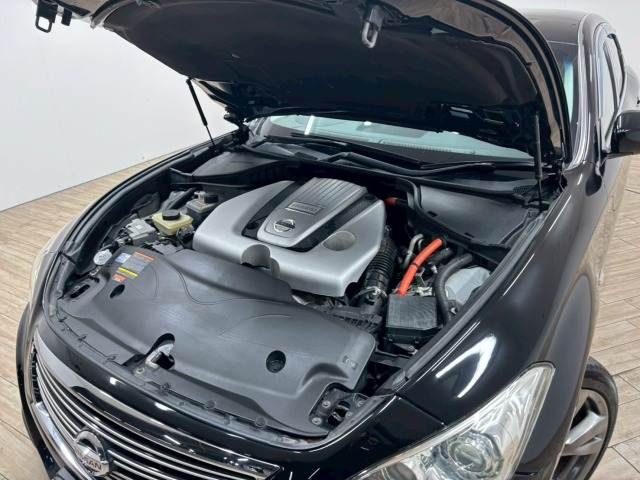 NISSAN FUGA HYBRID 2011