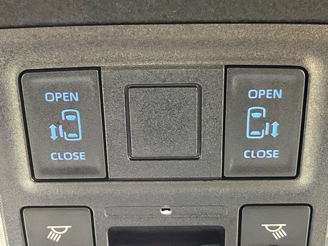 TOYOTA NOAH HYBRID 2023