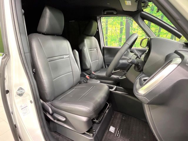 TOYOTA NOAH HYBRID 2023