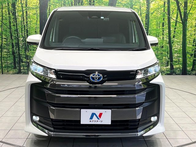 TOYOTA NOAH HYBRID 2023