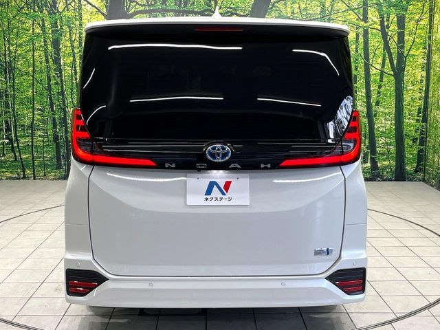 TOYOTA NOAH HYBRID 2023