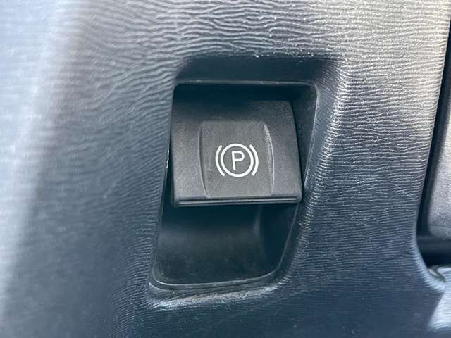 TOYOTA AVENSISWAGON 2013