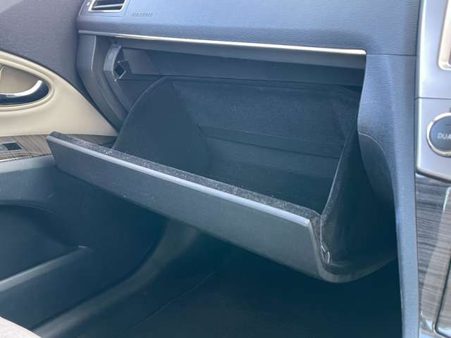 TOYOTA AVENSISWAGON 2013