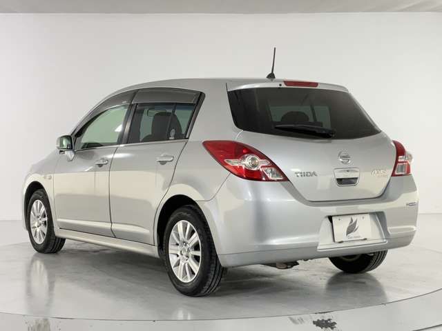 NISSAN TIIDA 2012