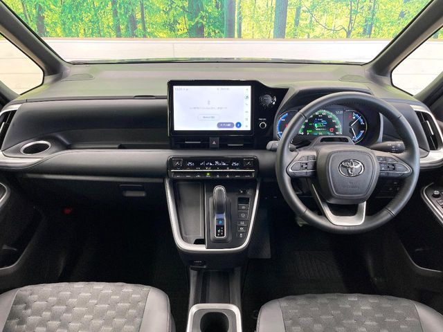 TOYOTA VOXY HYBRID 2024