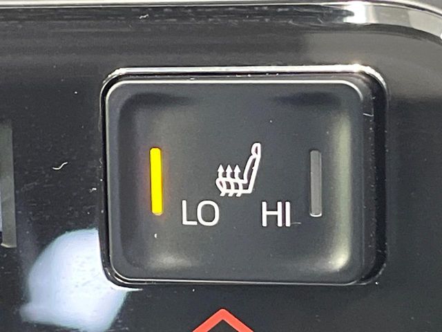 TOYOTA VOXY HYBRID 2024