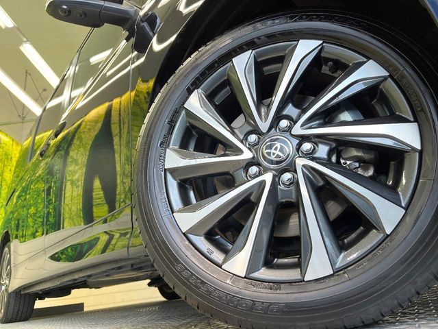 TOYOTA VOXY HYBRID 2024