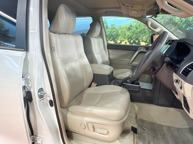 TOYOTA LANDCRUISER PRADO 2023