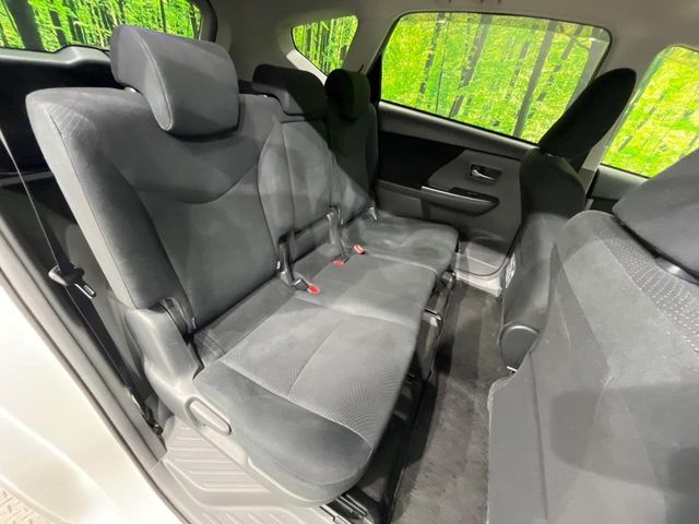 TOYOTA PRIUS Alpha 2014