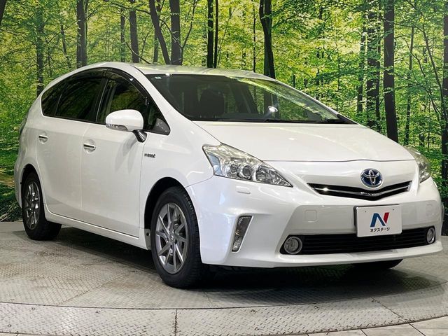 TOYOTA PRIUS Alpha 2014