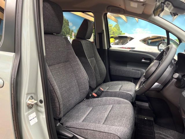 TOYOTA SIENTA HYBRID 2025