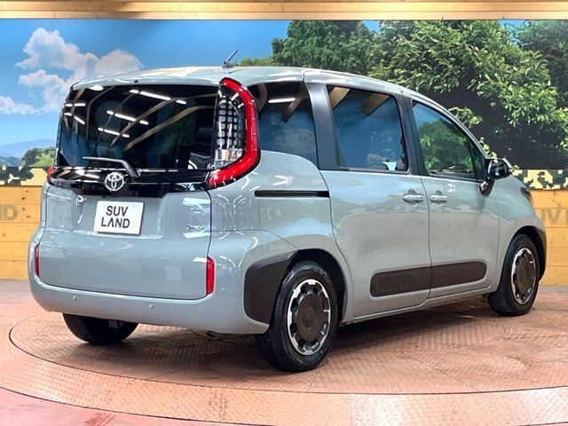 TOYOTA SIENTA HYBRID 2025