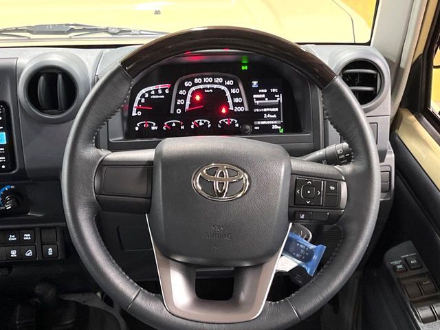 TOYOTA LANDCRUISER 70 2024