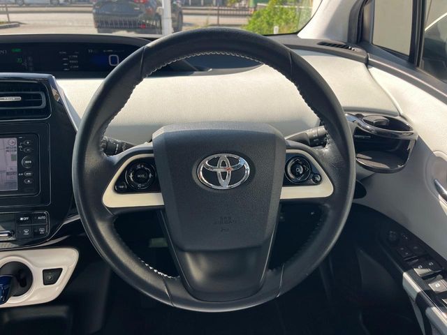 TOYOTA PRIUS 2016
