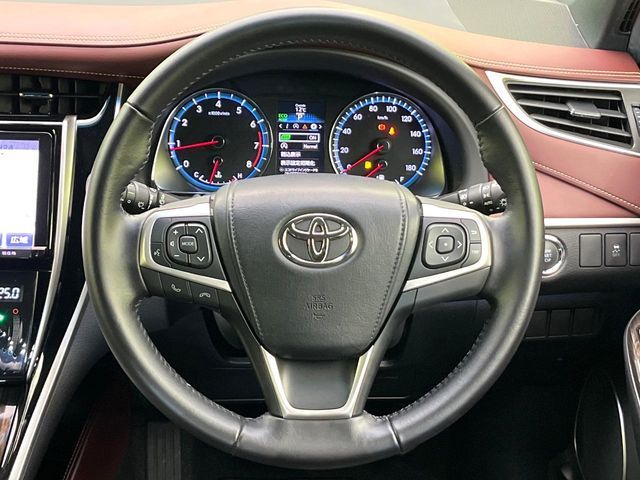 TOYOTA HARRIER 2WD 2016