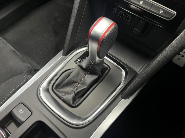 RENAULT RENAULT MEGANE hatchback 2023