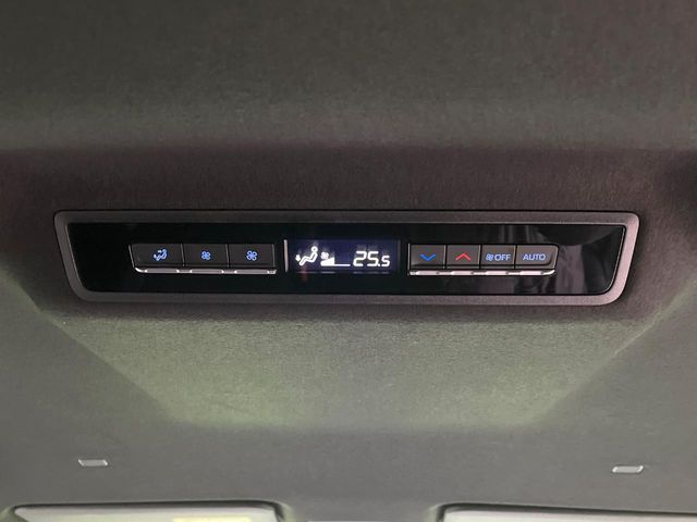 TOYOTA NOAH 4WD 2024