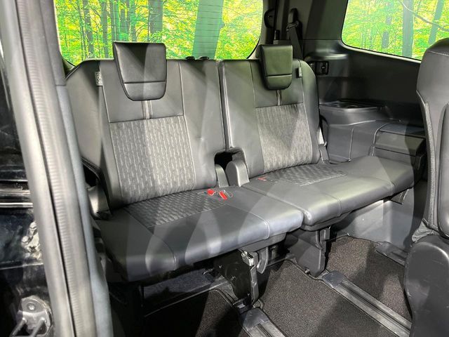 TOYOTA NOAH 4WD 2024