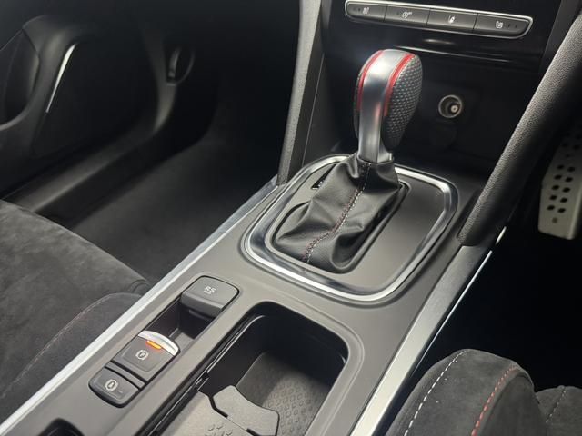 RENAULT RENAULT MEGANE hatchback 2023