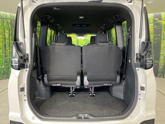 TOYOTA VOXY 4WD 2024